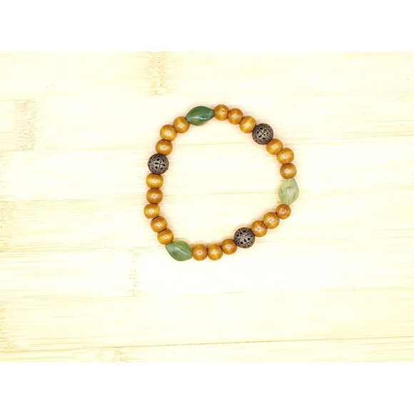 Moss Green Glass Beads, Metal Filigree Globes and Wooden Beads Vintage Bracelet - Picture 2 of 4